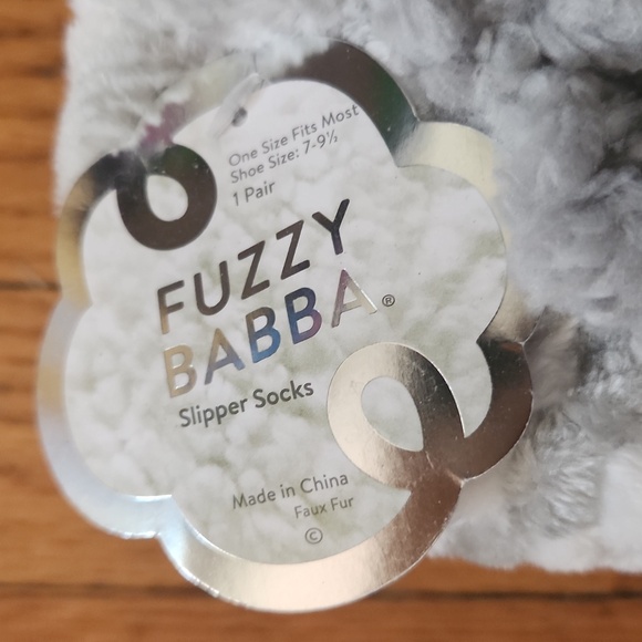 SLIPPER SOCKS FUZZY BABBA NWT - Picture 3 of 3